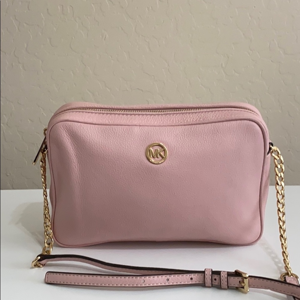 Michael Kors Crossbody in Blush/ Light Pink 🌸